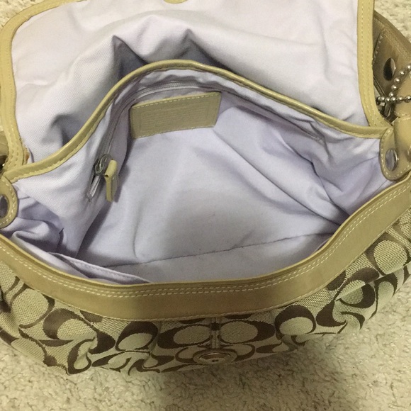 Authentic Coach signature style purse - Picture 5 of 6